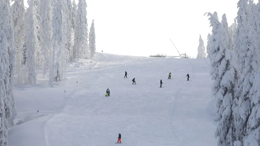Rusya'da çığ altında kalan dağcılardan biri hayatını kaybetti, üçü kurtarıldı