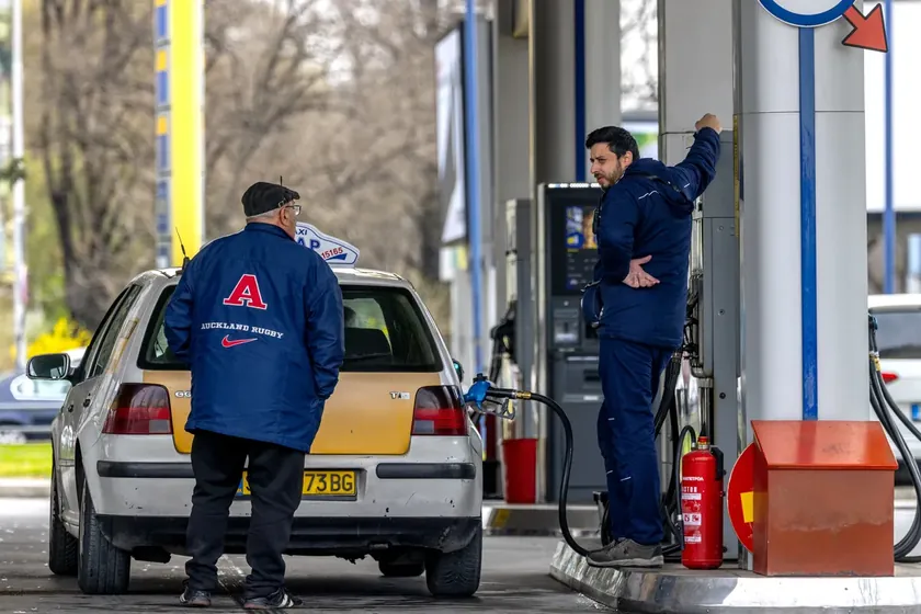 Sırbistan Hükümeti Yakıt Akcizelerini Düşüren Kararnameyi Sekiz Mayıs'a Kadar Uzattı