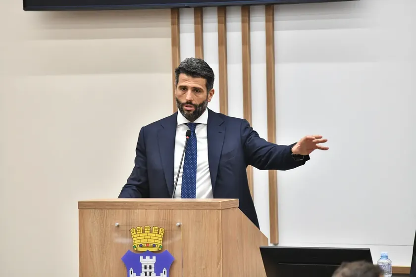 Belgrad'da Yeni Kavşaklar ve 9 Metrelik Saat Kulesi İnşa Ediliyor