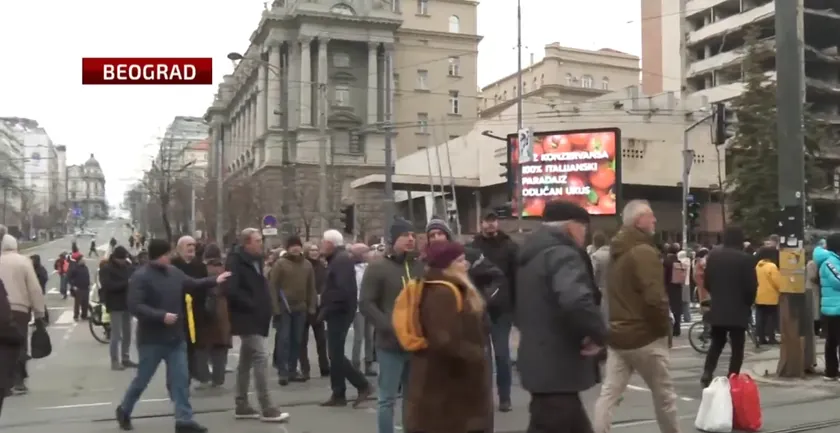 Sırbistan Belgrad'da yargı mensupları ve vatandaşlar "Adalet Yürüyüşü" düzenliyor