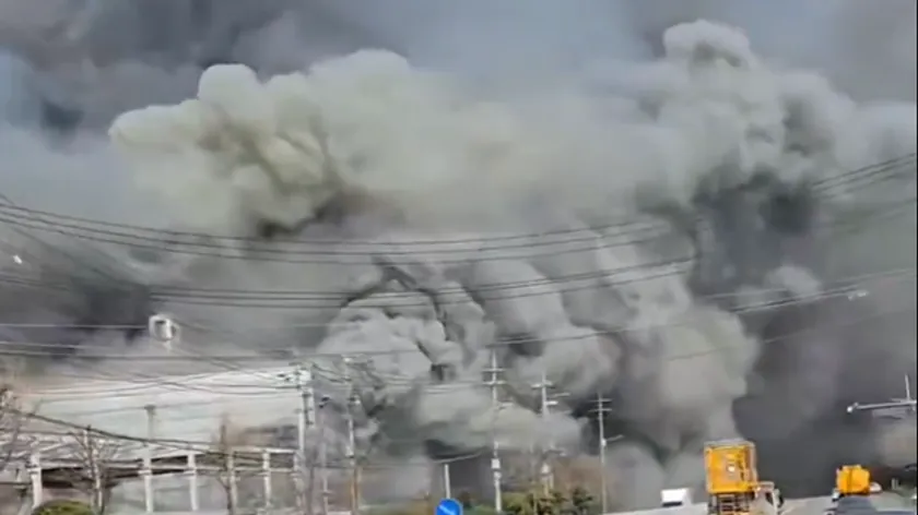 Güney Kore'de otomobil parçaları fabrikası yangınında en az 50 kişi yaralandı