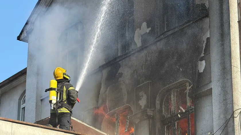 Brodarev'de yangın Kajević ailesinin evi kül oldu