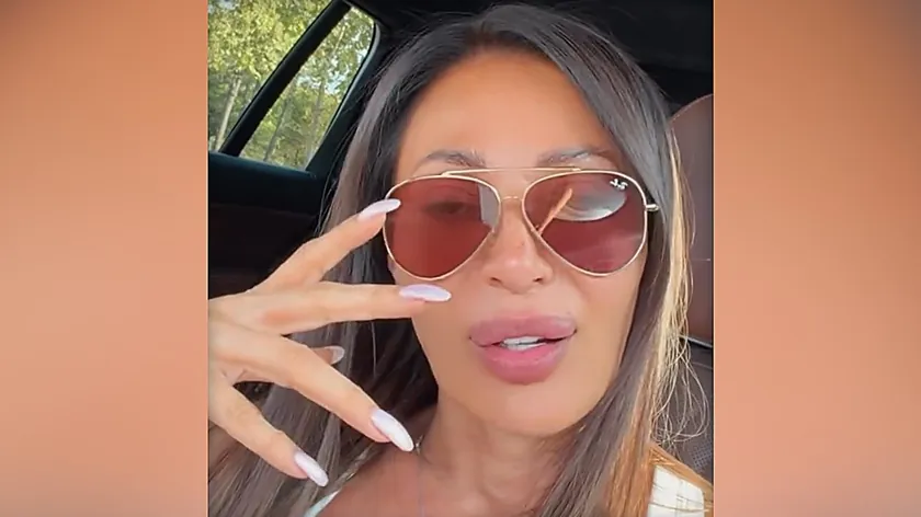 Ceca Ražnatović'in yeni şarkısı hakkında yorumlar yapıyor.