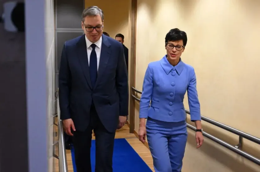 Sırbistan'ın Adalet Reformları Avrupa Birliği Fonlarının Dondurulması Riskini Ortaya Çıkardı