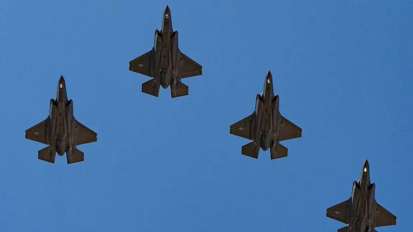 ABD, 48 F-35 savaş uçağını Suudi Arabistan'a satınalma onayı verdi.