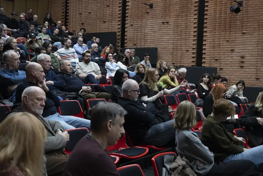 Makedon Sinema Çalışanları Derneği Sırbistan'daki film derneklerinin taleplerine desteğini bildirdi.