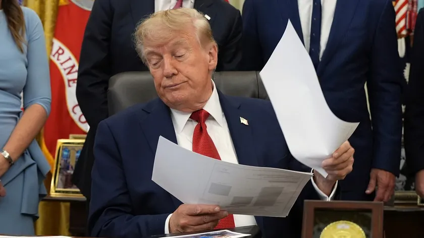 ABD Başkanı Donald Trump Rusya'ya yönelik yeni bir yaptırım paketi imzaladı.