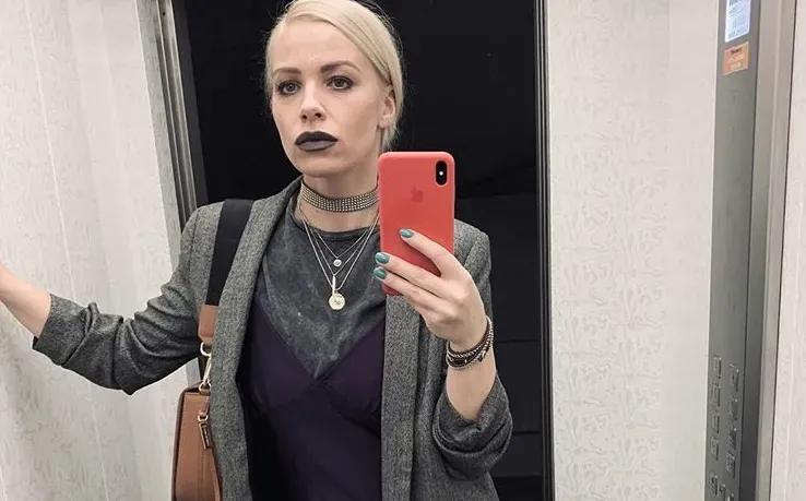 Kristina Bekvalac'ın kız kardeşi yeni bir görünümle ortaya çıktı.