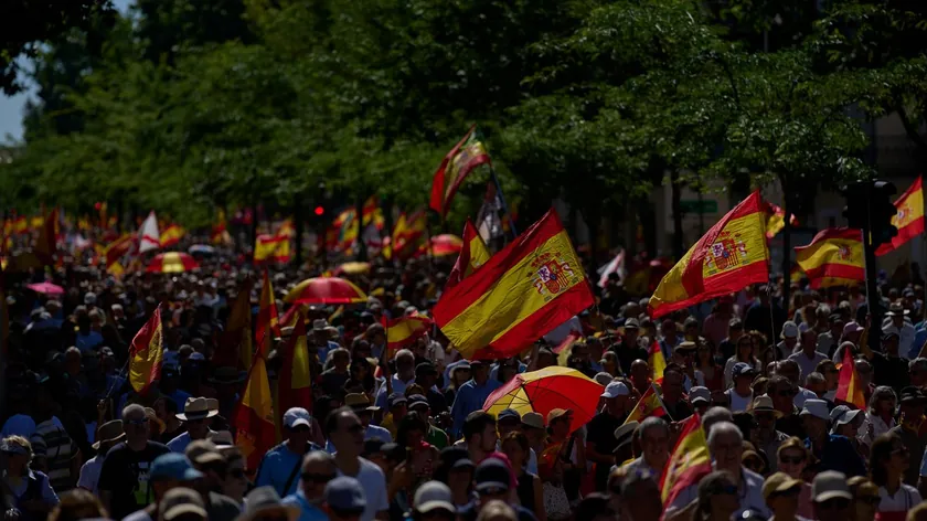 İspanya'da kiralar fırladı, binlerce kişi Madrid'de konut krizini protesto etti