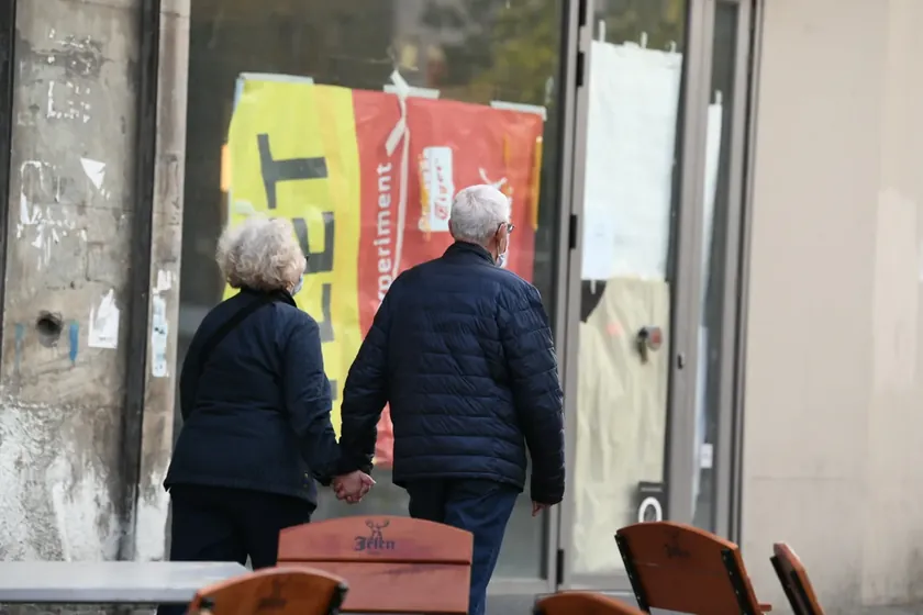 Sırbistan'da Yaşlıları Hedef Alan 'VMA Doktoru' Dolandırıcılığına Dikkat Çekildi