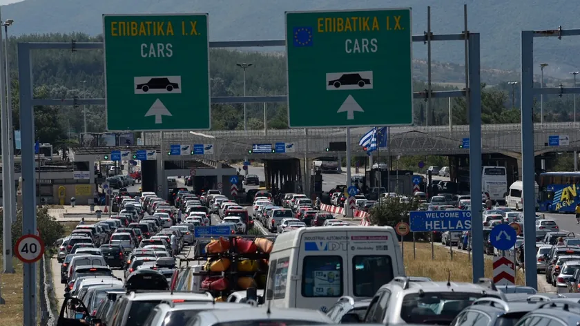 Sırbistan'dan gelen bir uyarı Bu hafta sonu Yunanistan'a seyahat eden turistlere dikkat!