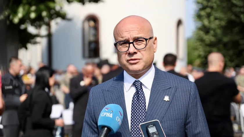 Sırbistan NATO bombardımanının yıl dönümünde anma ve kahramanlara saygı hakkını vurguladı