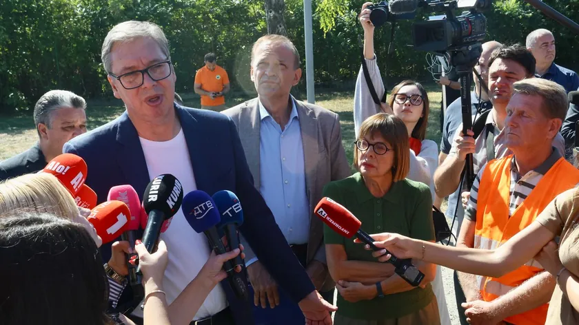 Sırbistan Cumhurbaşkanı Aleksandar Vučić, çiftçiler hakkında daha iyi bilgilendirilmeleri gerektiğini vurguladı.