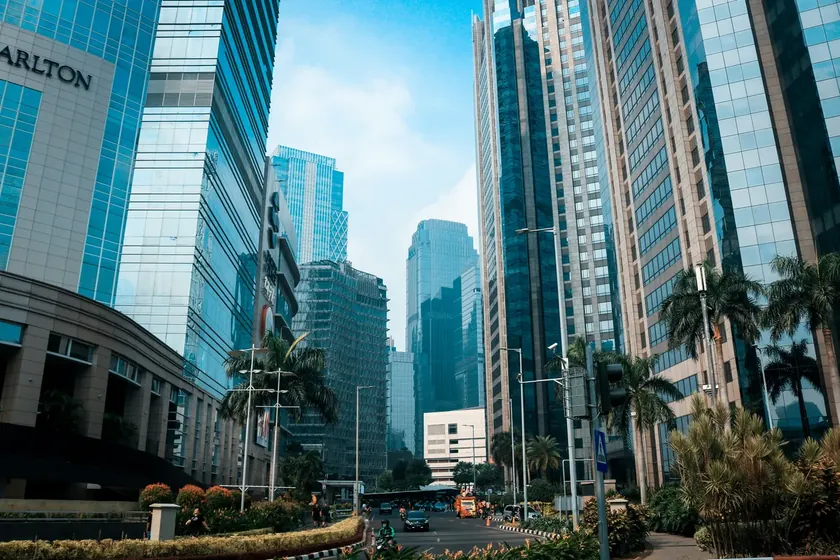 Djakarta, dünyanın en hızlı batan büyük şehri olarak karşı karşıya kaldı Şehrin %40'ı deniz seviyesinin altında.