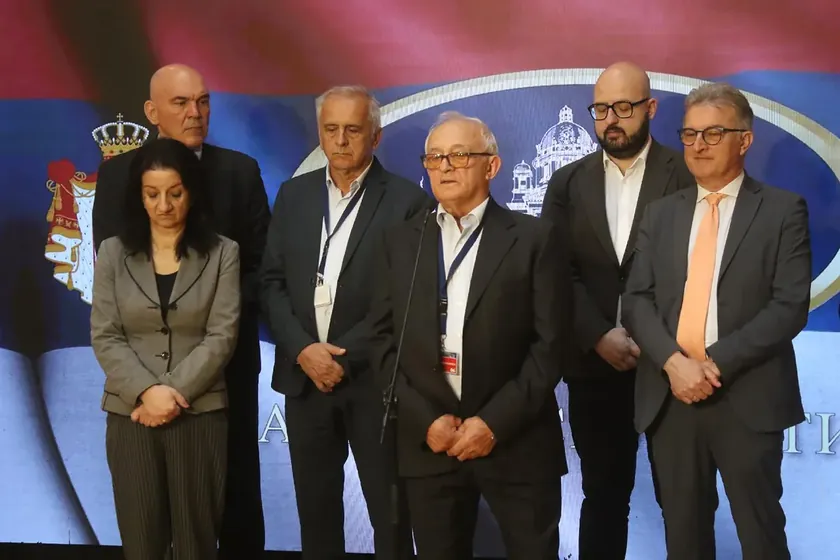 Sırbistan'da Gazeteci Radić'in Evine Baskın Basın Özgürlüğüne Yönelik Endişeleri Artırdı