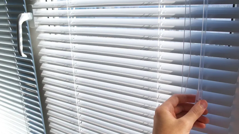 Uyku öncesi perdeleri tamamen indirmek mi? Uzmanlar neden bu hatanın olduğunu ve uykunuzu nasıl gerçekten bozduğunu ortaya koydu.