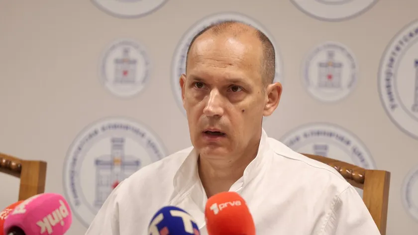 Sağlık Bakanlığına bağlı diaspora işbirliği ofisi aracılığıyla 14 sağlık çalışanı daha yurt dışından Sırbistan'a dönerek ülke genelindeki sağlık kurumlarında görev yapacak.