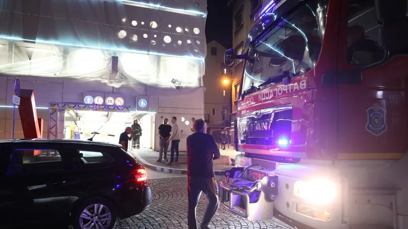 Belgrad'da merkezdeki otopark yangını sonrası Belediye Başkanı Şapić acil basın toplantısı düzenledi