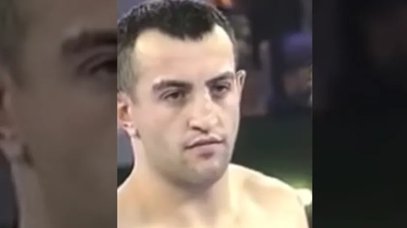 Sırp boksör Goran Gogić'in davasında üç kişi porotuyu etkilemek için 100.000 dolar teklif etti.