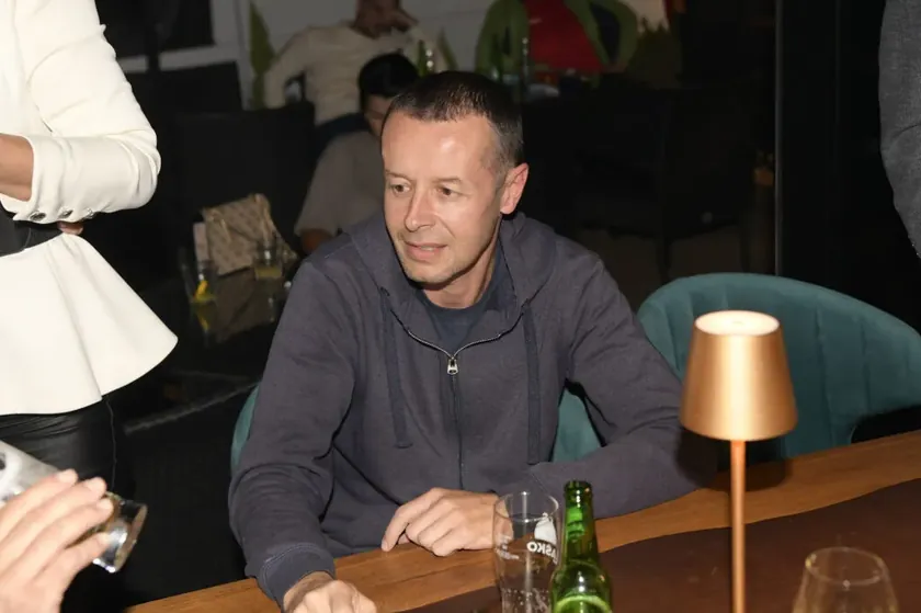 "Valjda Çe Se Neko Setitir Da Me Sahrani" Naş Pevaç Zaradio Milyonlar, Yaşadı Yüksek Bir Hayatı, Sonra Hepsi Tüketti - İspofesi Birçok Kişiyi Ağlattı