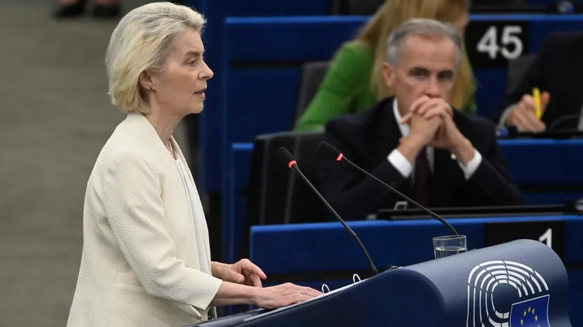 Fon der Lajen Sosyal Medya Çocukların Çocukluğu Alıyor, AB Daha Sıkı Kurallar Getirecek