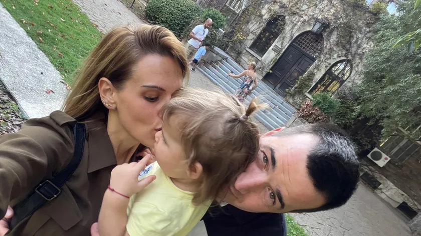 Sırbistan'da Kristina Dževerdanović tümör ve tüp bebek sonrası evlat edinme ile anne oldu