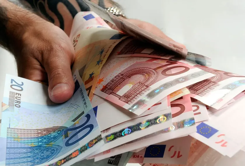 İtalyan Bir Adam Eski Birikim Kitapçıklarıyla 110.000 Euro Kazandı
