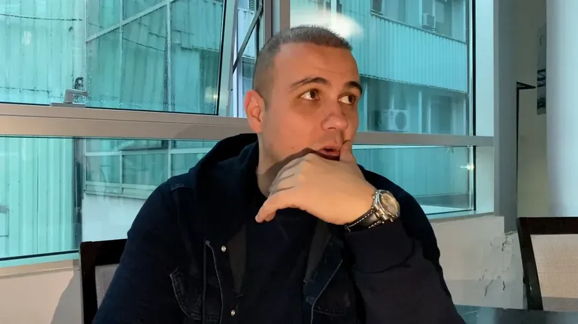 Şarkıcı Bojan Marović Belgrad'da kariyerinin başında açlık ve stresle mücadele etti