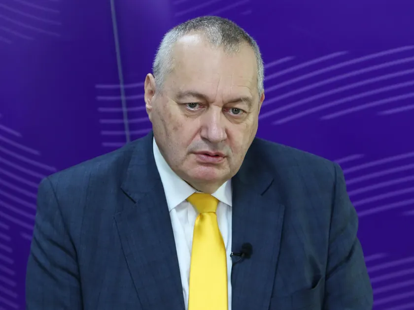 Milivojević: Adalet yasalarında yapılan değişiklikler, 2022'de SNS tarafından başlatılan anayasa değişikliklerini geçersiz kılıyor