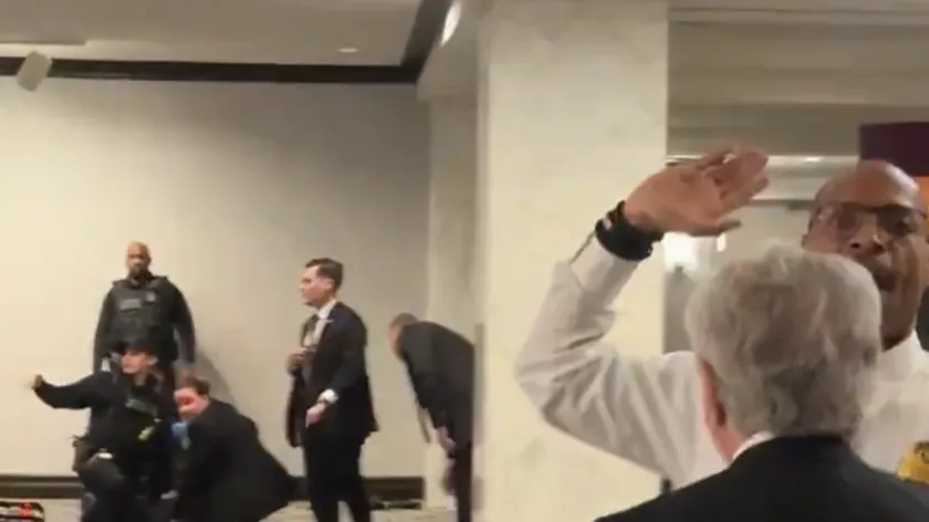 ABD'nin başkenti Vaşington'da Trump yemeğinde silahlı saldırganın yakalandığı açıklandı