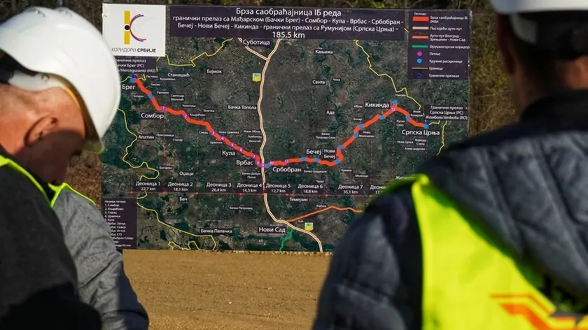 Sırbistan Cumhurbaşkanı Vucic Azvirt ile Vojvodina Gülümsemesi otoyolu sözleşmesi imzalayacak