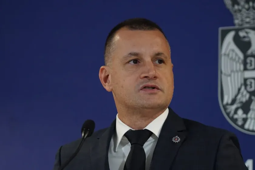 VJT, X platformasında tuzağa ve ministre tehdit eden kişilerin yakalanması için emniyete talimat verdi.
