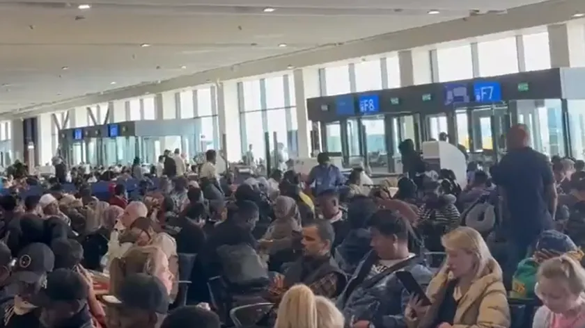 Zanzibar Havalimanı'nda 17 Sırbistan vatandaşı uçuş iptaliyle mahsur kaldı