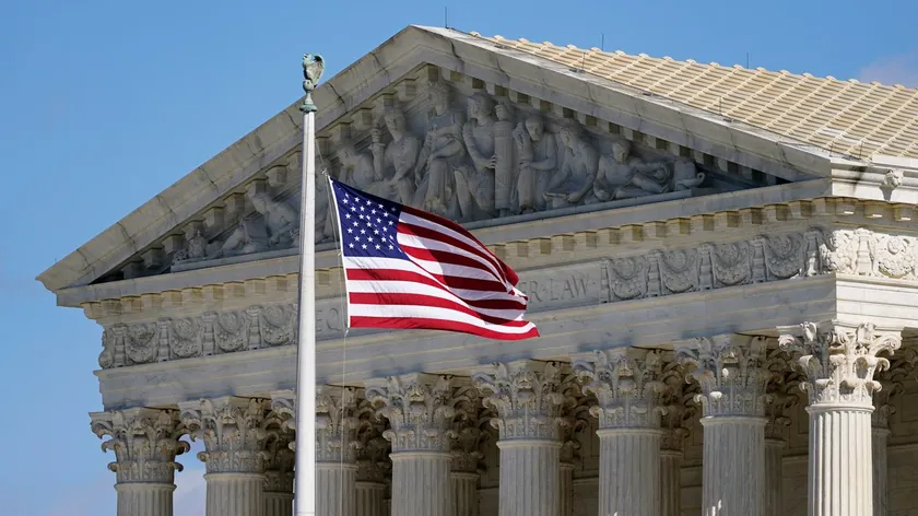 Kral Charles'ın ABD ziyaretinde Beyaz Saray yakınında yanlışlıkla Avustralya bayrakları asıldı.