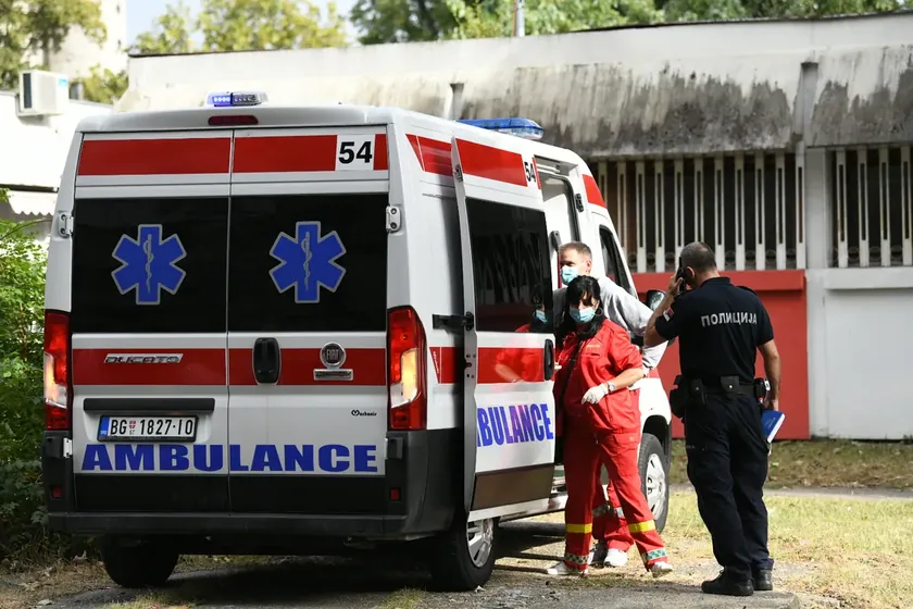 Belgrad'da 16 yaşındaki genç gaspçılara para vermeyi reddedince bıçaklandı