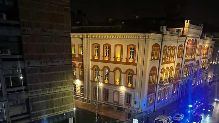 Sırbistan Belgrad'da Felsefe Fakültesi'nde Bir Kızın Ölümü Nedeniyle Dersler İptal Edildi