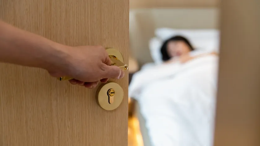 Uzmanlar, yatak odası kapıları açık uyumak yerine kapalı tutmayı öneriyor