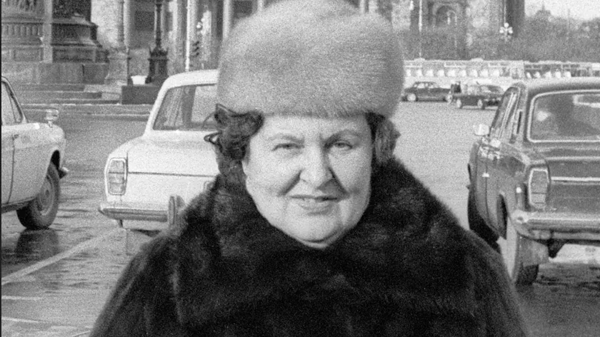 Çeşitli yaşlarda insan beyninin nasıl çalıştığını inceleyen ünlü doktor Natalija Behtereva'nın hayatı ve çalışmalarından bahsediliyor.