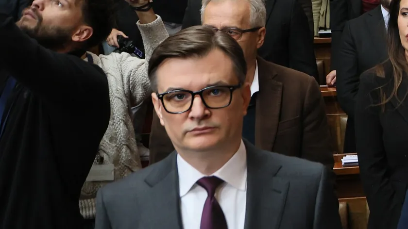 Sırbistan'da Jovanov, Lazović'in seçim ve geçiş hükümeti iddialarını ele aldı.