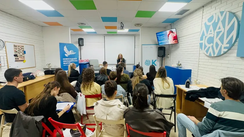 Sırbistan'da "Za srce više" Kampanyası Gençlere Doğurganlık Eğitimlerine Devam Ediyor