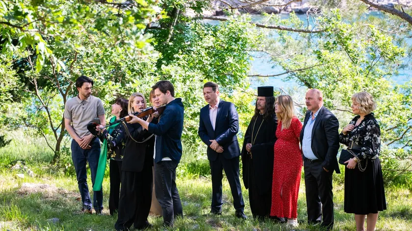 Sırbistan'da Svadba Filmi İşitme Engelliler İçin Kapsayıcı Altyazılarla İzleyiciyle Buluşuyor