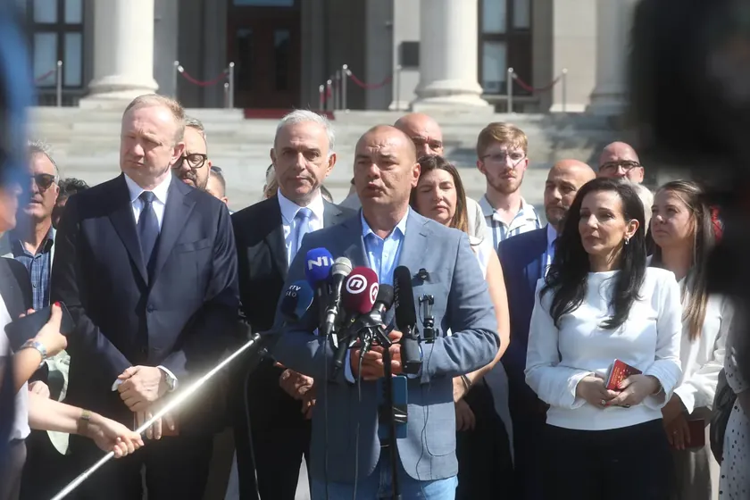 ## Sırbistan'da Öğrenci Listesi Destekleniyor