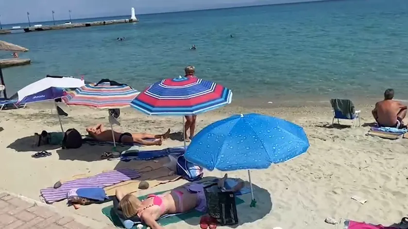 Yunanistan'da Mayıs Ayında Plaj Kalabalığı, Deniz Sıcaklığı ve Şemsiye Fiyatları