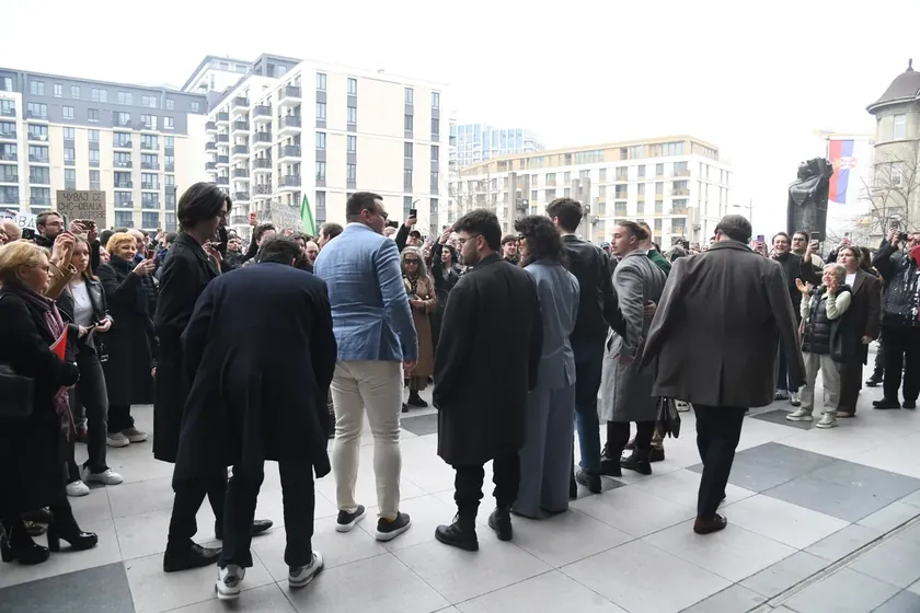 Sırbistan Niş'te Öğrenciler, İddia Edilen Polis Şiddeti Mağduru Veljko İçin Toplanacak