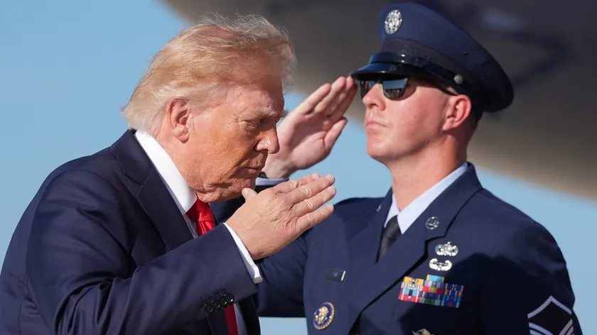 ABD Başkanı Donald Trump, Kanada'nın AB üyesi olmasını öneren Avrupa Birliği'nin planını "absürt" olarak nitelendirdi ve "çok ciddi vergi" uygulaması veya AB ile ticaret azaltma tehdidi yaptı.