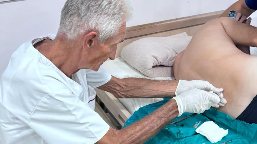 Bosna Hersekli Doktor Arı Zehri ile Metastaz Azaltma Tedavisi Geliştirdi