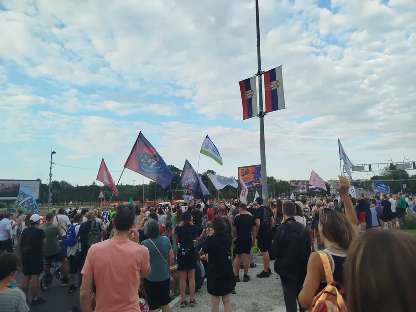 Sırbistan'da 70'ten fazla sivil toplum örgütü, Beograd Parkı'nda yapılması planlanan Akvaryum projesi için çevresel etki değerlendirmesinin yapılmaması talebini dile getirdi.