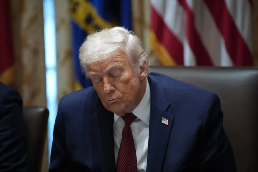 Amerikan Başkanı Donald Trump, Tahran'ın, yüzlerce kişinin hayatını kaybettiği gösteriler nedeniyle İslam Cumhuriyeti'ne saldırma tehdidinin ardından, müzakereler önerdiğini bildirdi.