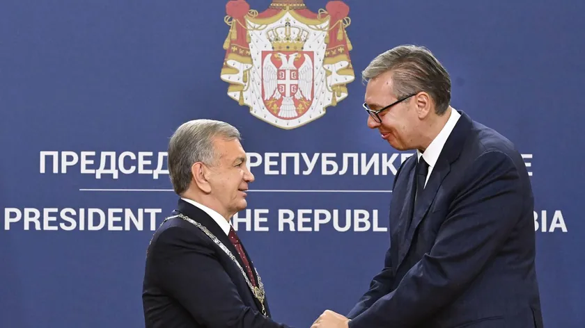 Sırbistan Cumhurbaşkanı Aleksandar Vučić ile Uzbekistana Cumhurbaşkanı Şavkat Mirzijojev stratejik ortaklık imzaladılar.