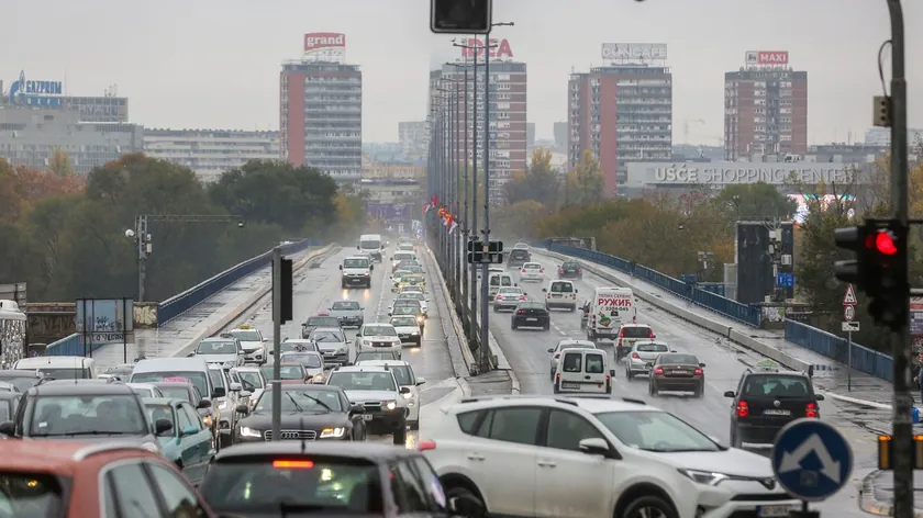 Sırbistan Karayolu Güvenliği Ajansı Sürücülere Önemli Uyarı: Kış Lastiklerini Değiştirmeyin